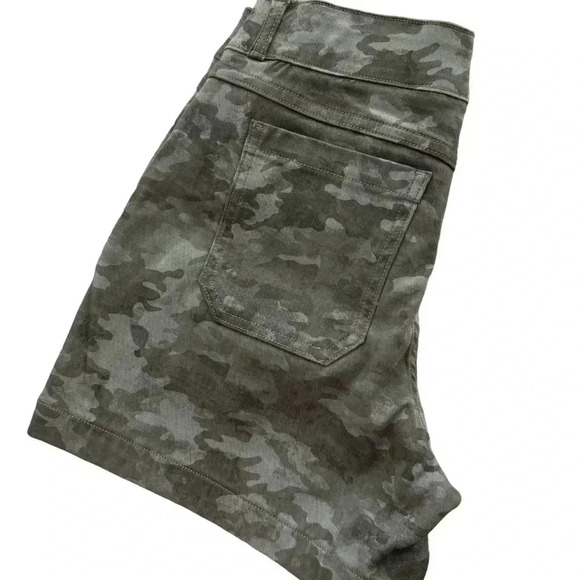 Spanx Stretch Twill Short - Picture 3 of 8